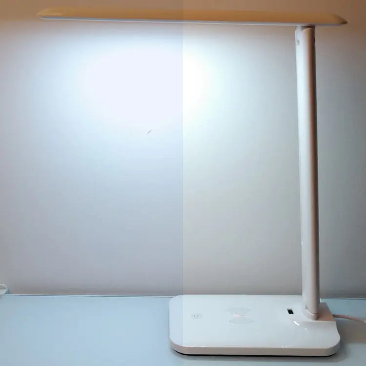 New Reading Desk Lamp with Wireless Charging Function